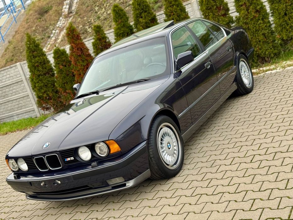 BMW M5 BMW E34 M5 S38B36 315km Macao-blau STAN !