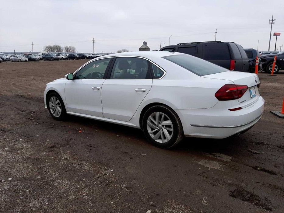 2018 Volkswagen Passat SE ціла машина