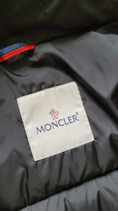 Sprzedam oryginalną kurtkę puchową Moncler