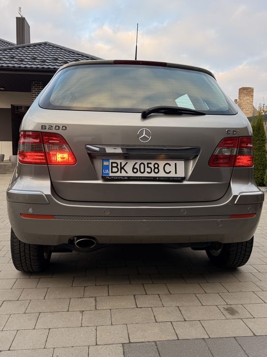 Продам мерседес В200