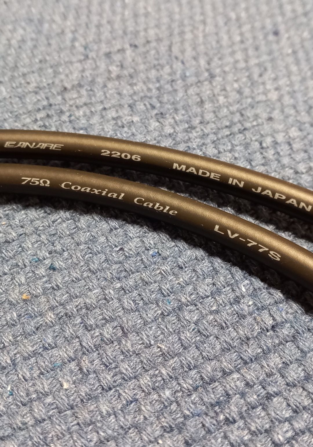 Par  RCA gold,  Canare LV 77S  de alta performance