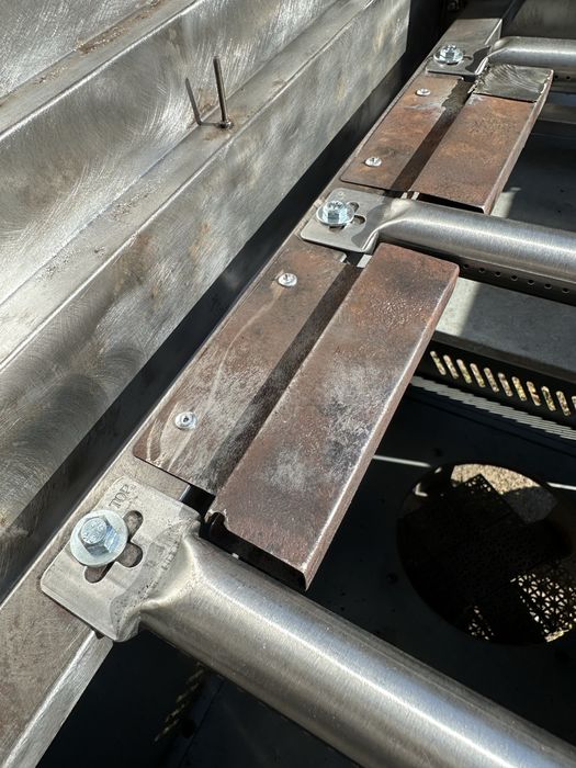 Grill gazowy Enders Monroe – stal kwasoodporna, moc i trwałość!