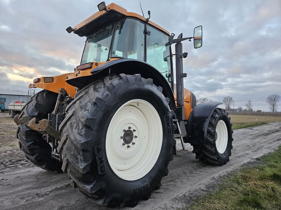 Ciągnik rolniczy  Renault 826, 836 claas