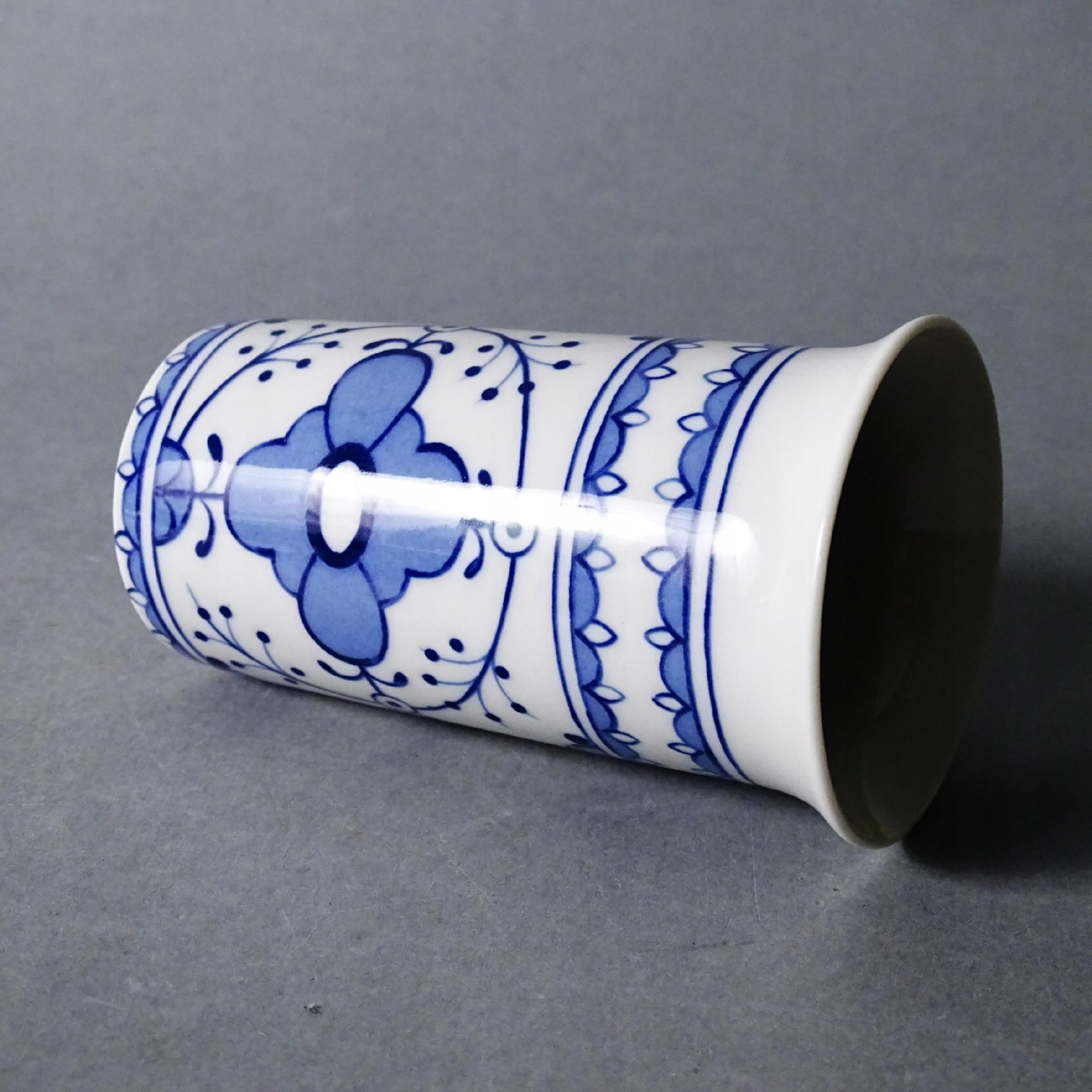wzór słomkowy piękny porcelanowy wazonik lichte