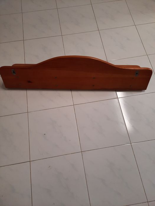 Cabide com prateleira