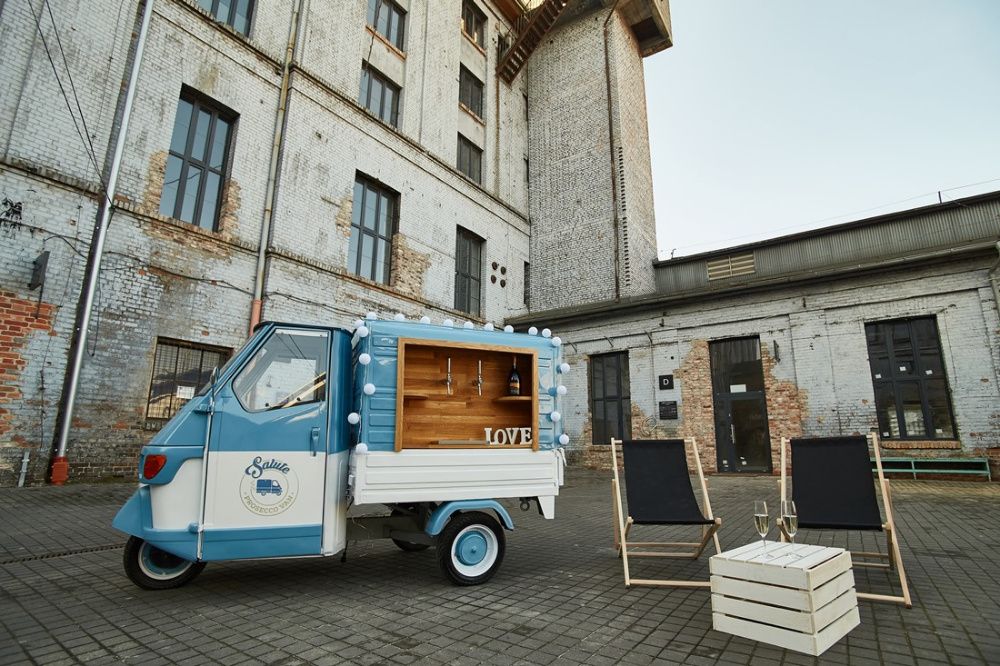 Prosecco Van mobilny bar na wesele, event Piaggio Ape