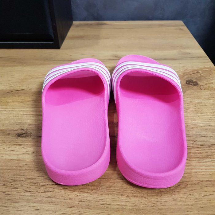 Adidas дитячі шльопанці тапки р. 35