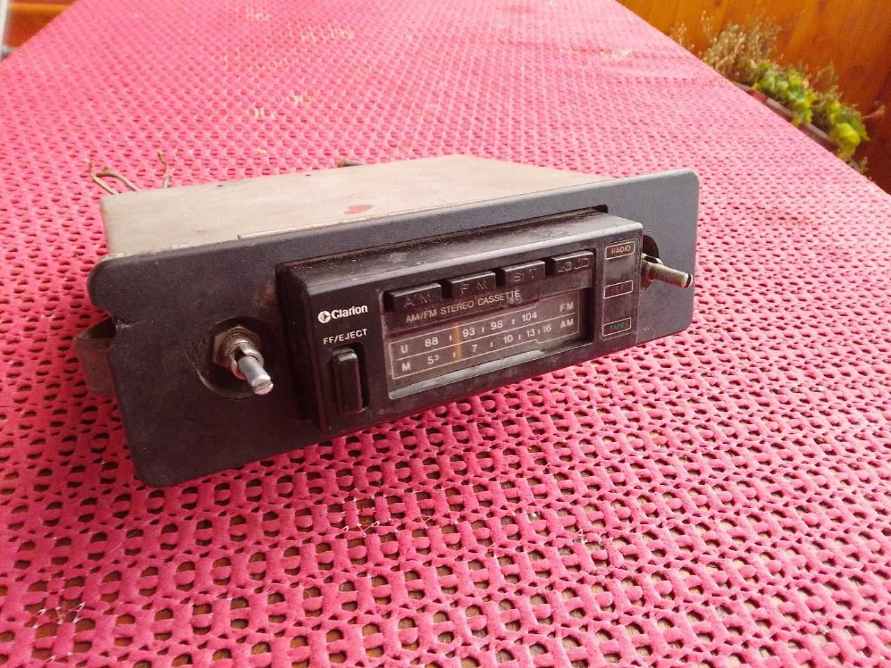 Stare zabytkowe radio samochodowe radioodtwarzacz Clarion PE-695B