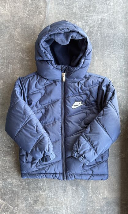 Зимова куртка Nike 5-6 років