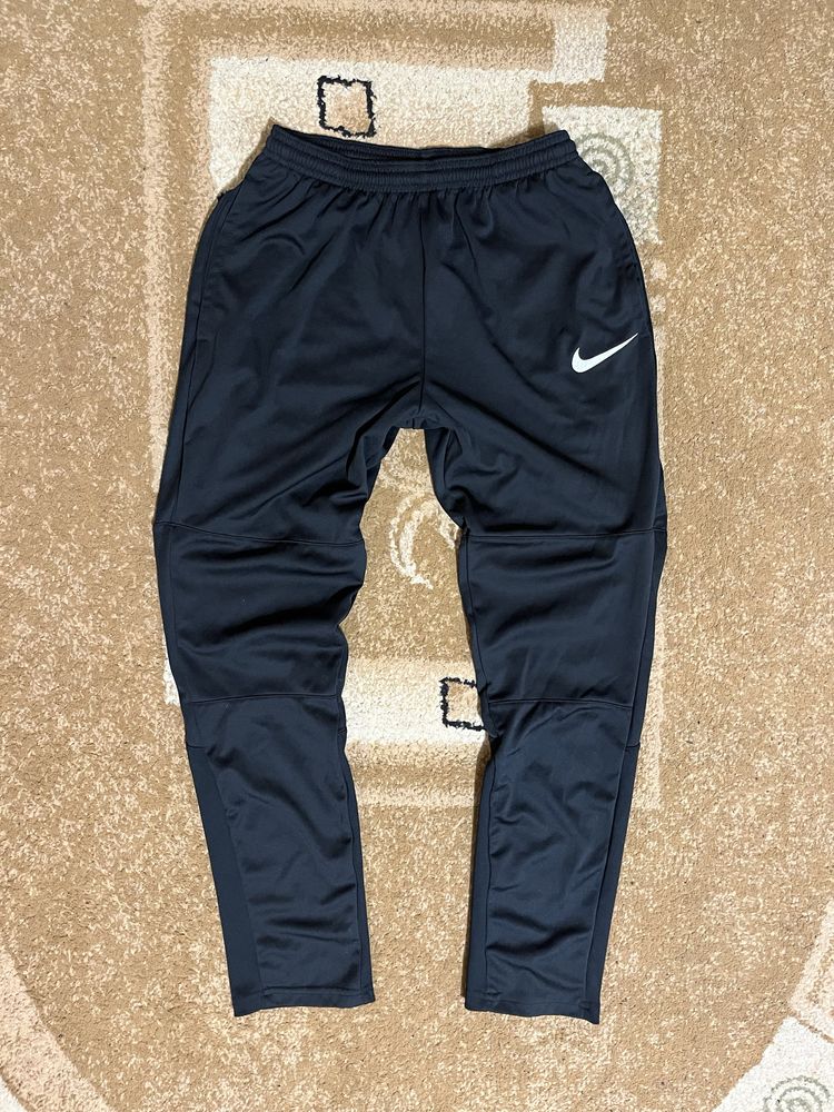 Спортивні штани Nike Dri-Fit