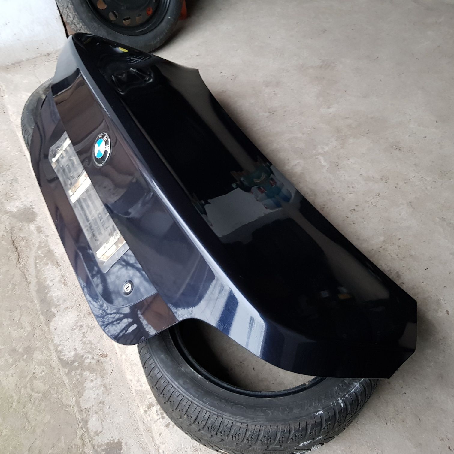 Klapa tył BMW e60 carbonschwarz