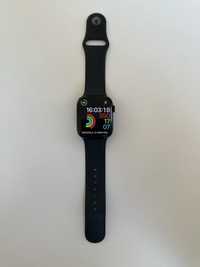 Sprzedam Apple Watch 8, koperta 45 mm, pojemność 32 GB.