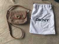 Mala toda em pele DKNY