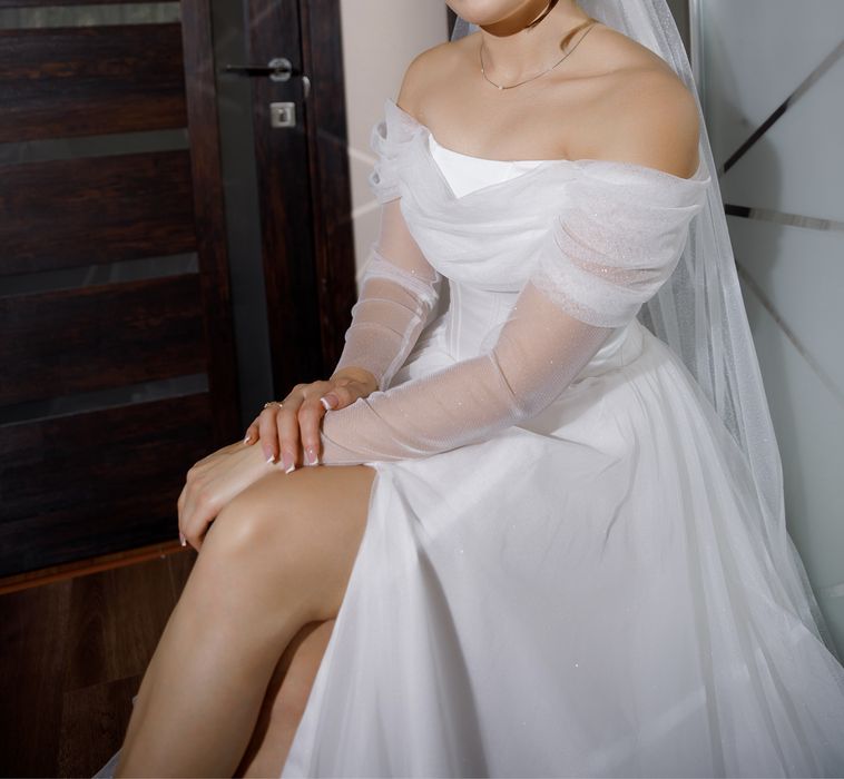 Корсетне весільне плаття з рукавами + фата у подарунок