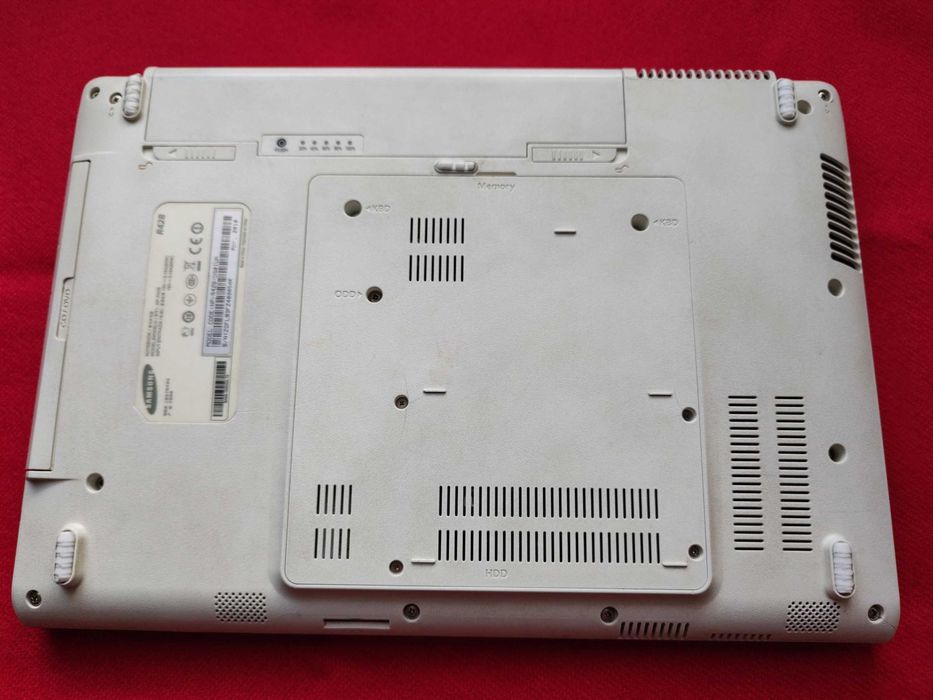 Samsung R428, 8Гб/HDD 320ГБ/nVIDIA/Windows 10