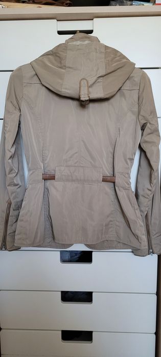 Beżowa wiosenna kurtka Massimo Dutti S wiatrówka