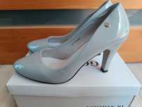 Buty na obcasie stan bardzo dobry
