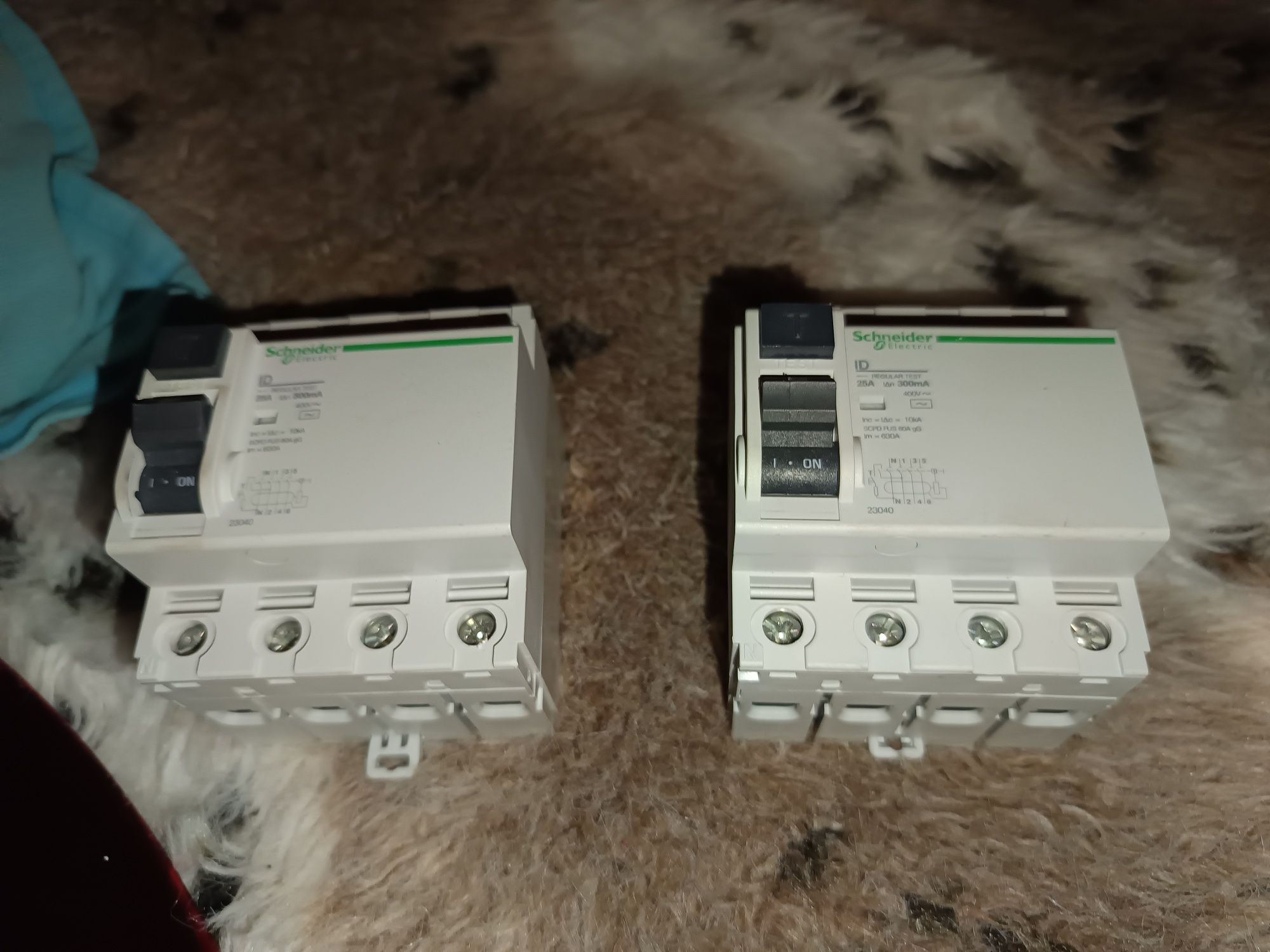 Electricidade interruptor DIFERENCIAL (ID) 4P-25A-30mA-AC SCHNEIDER el