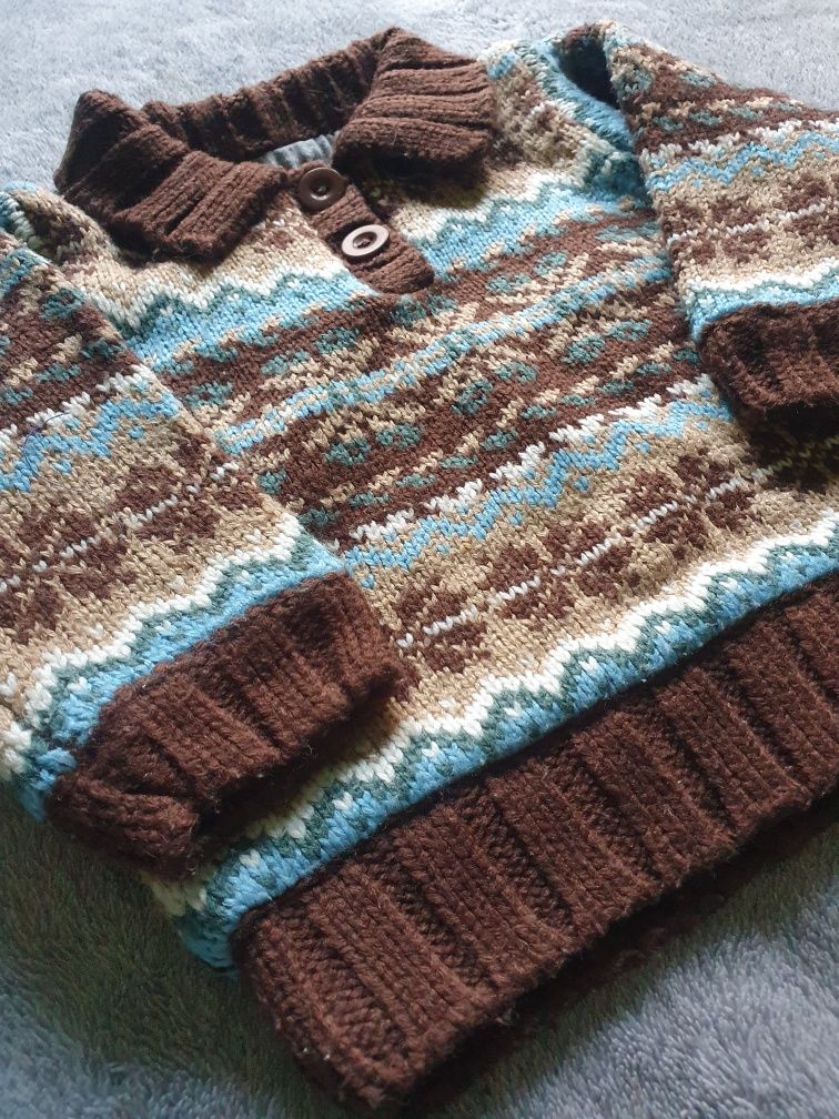 Gruby zimowy sweter świąteczny pleciony w gwiazdki Mothercare r. 62cm