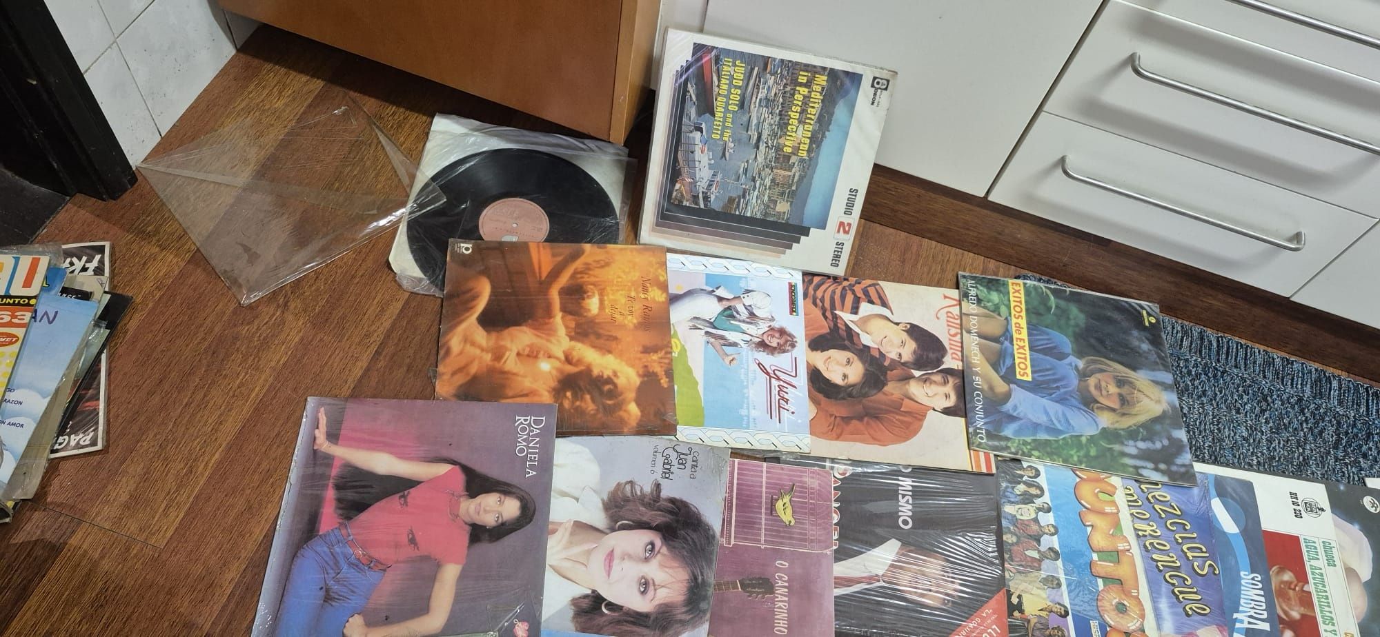Vendo 150 discos de  vinil