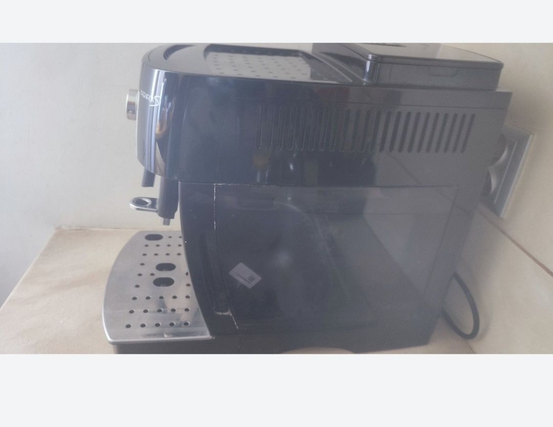 Ekspres ciśnieniowy DeLonghi Magnifica S