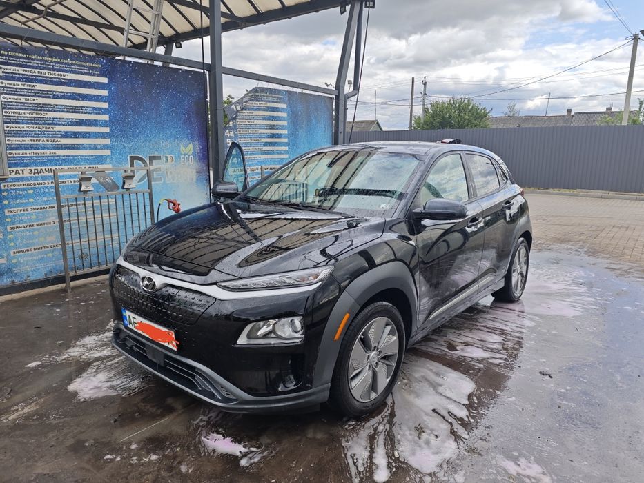Hyundai Kona electric 2021 SEL 64kWh 37000 миль из США