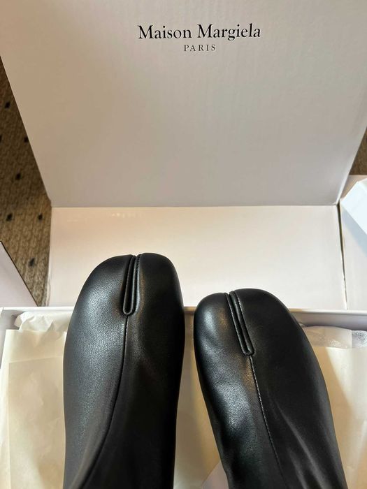 Krótkie botki Maison Margiela wykonane z czarnej skóry naturalnej r.38