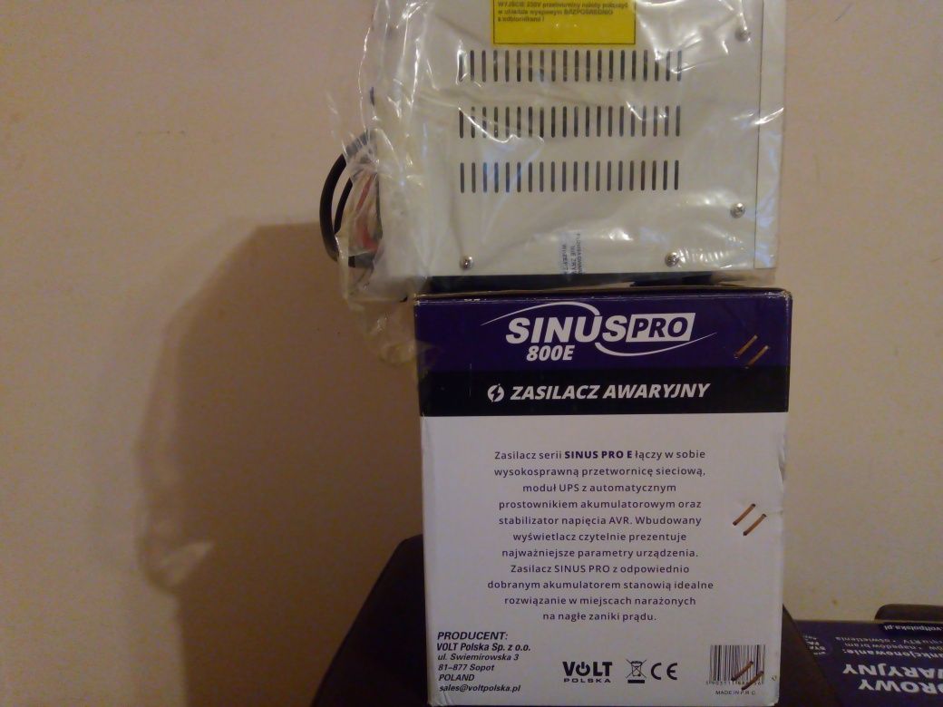 VOLT SINUS PRO 800 E 12/230V (800VA/500W)