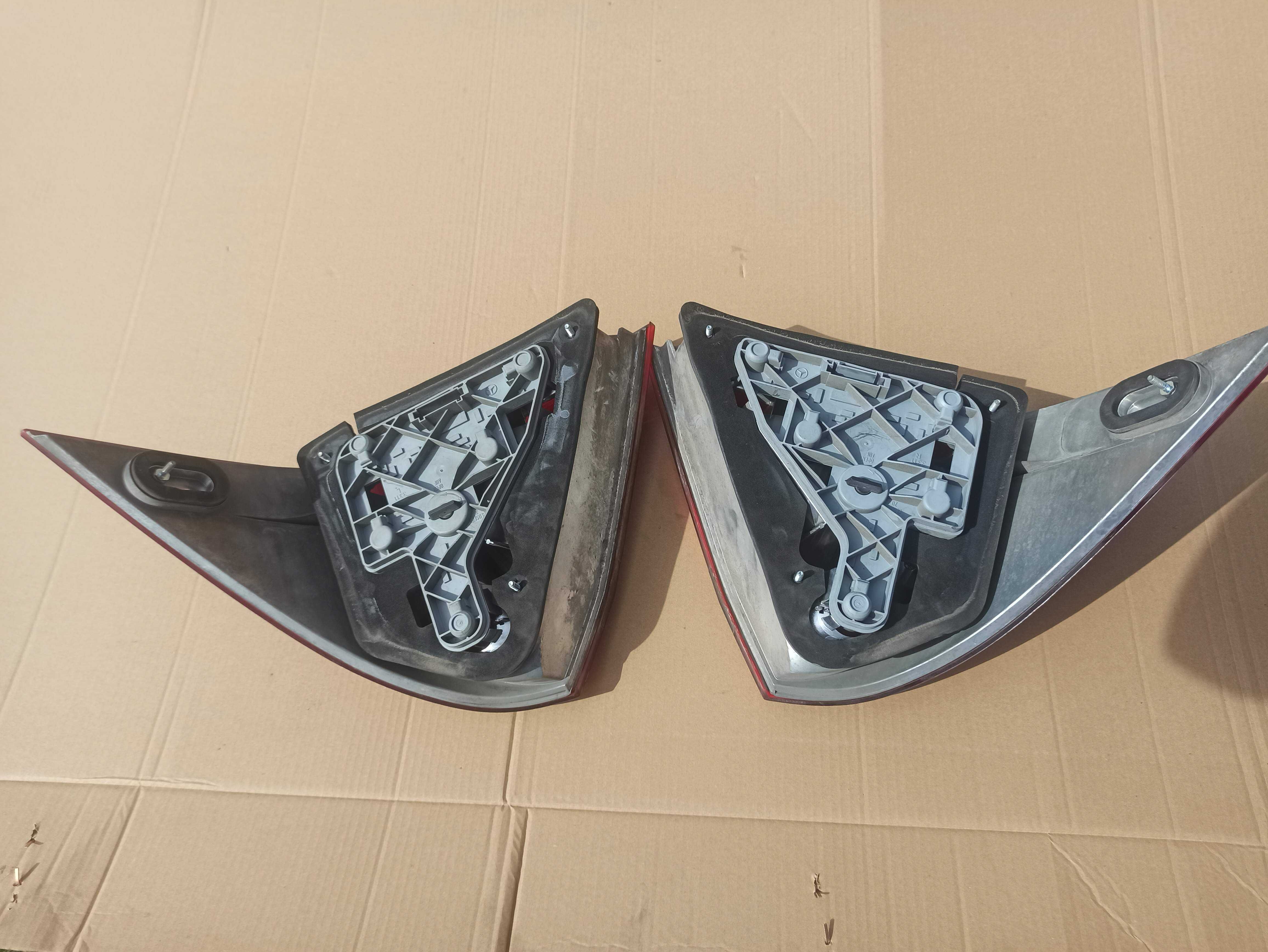 Lampa Lewa Prawa Tył Mercedes W203 Sedan BDB ORG 00-04.R