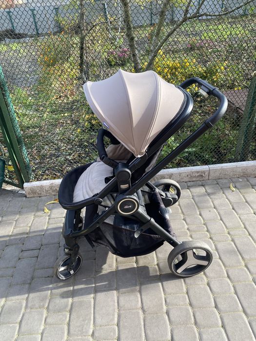Продам Коляску chicco 2  в 1