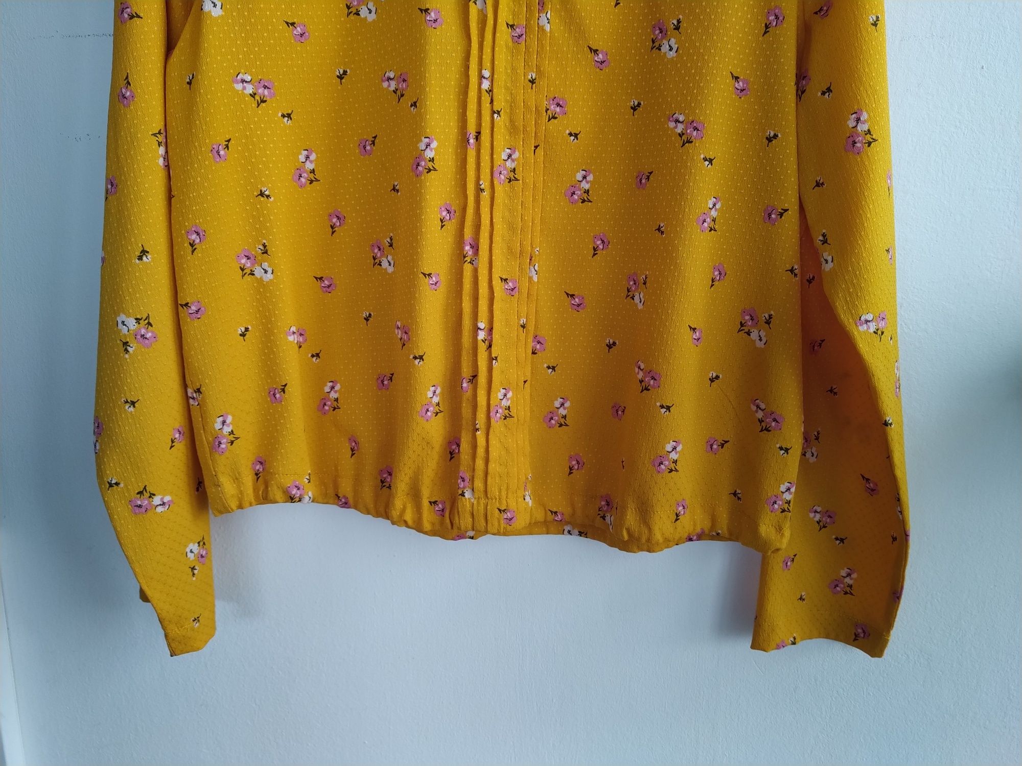 Blusa floral alegre e elegante - Lefties - Tamanho L - Nova!