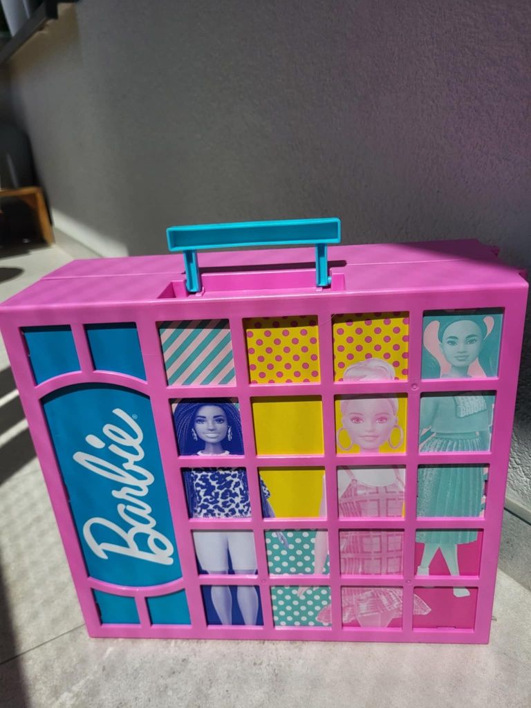 Szafa Barbie z dodatkami