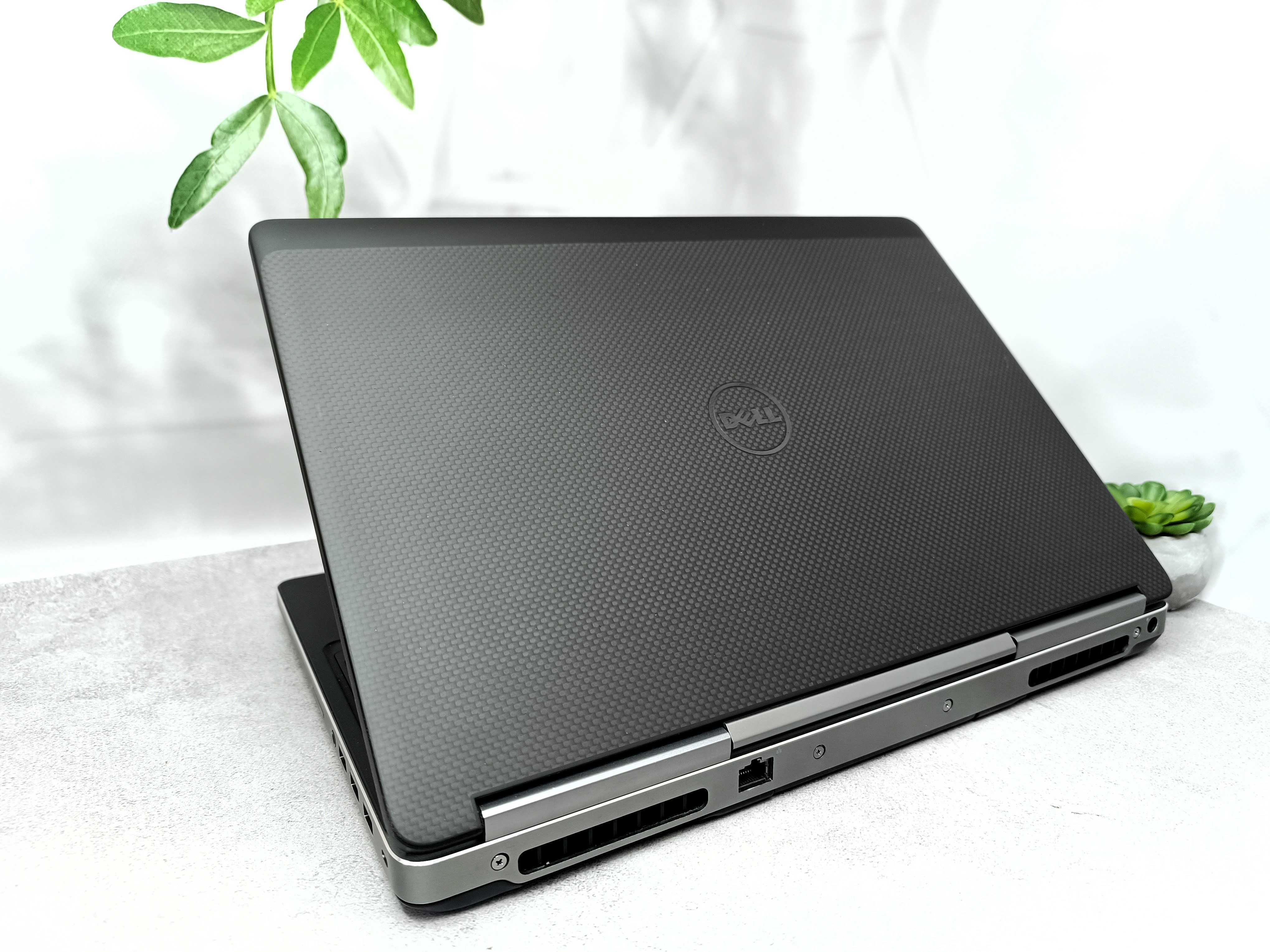 Quadro M2200 4GB/Dell Precision 7520/i7-6820HQ/16/256/15.6"/FHD IPS