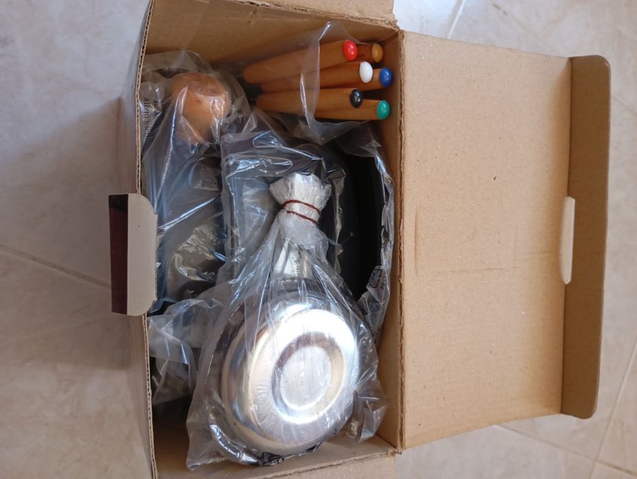 Vendo conjunto para fondue maxicare 11 peças semi novo