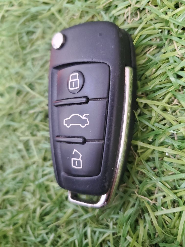 Audi A3, S3, RS3 Викидний ключ Keyless 3 кнопки 434MHz MQB DE8V0837220