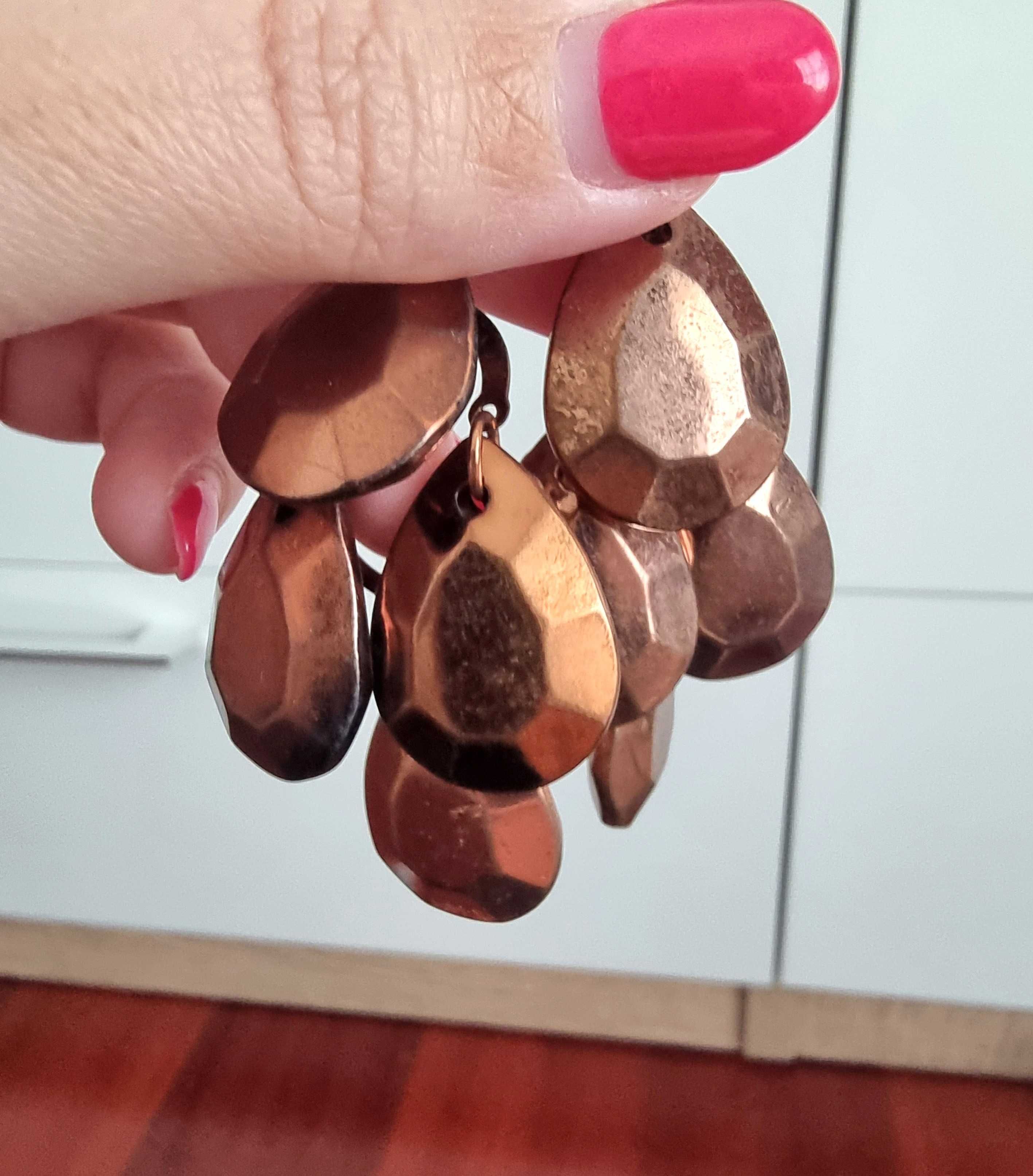 Brincos castanhos/ em cor cobre