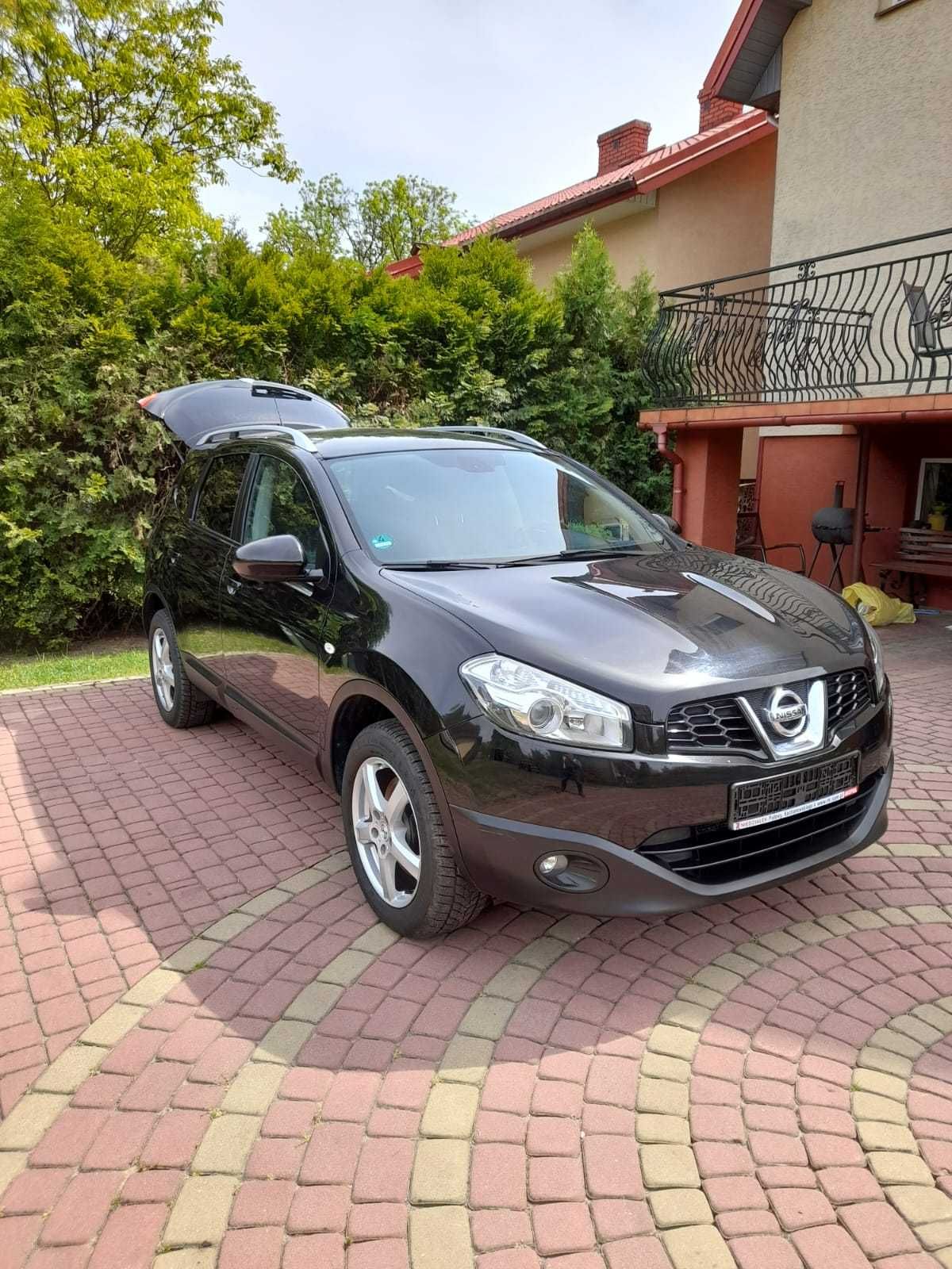 Nissan Qashqai 4x4,  7 osób, panorama, kamera cofania, serwis do końca