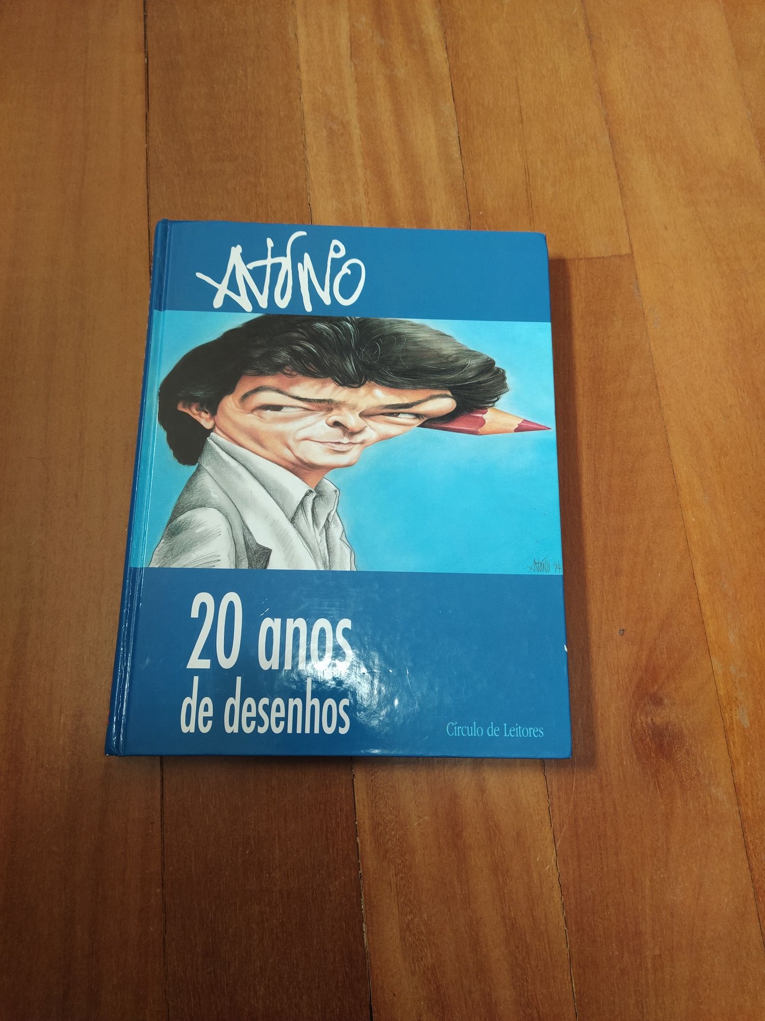 Livro Antonio 20 anos de desenhos