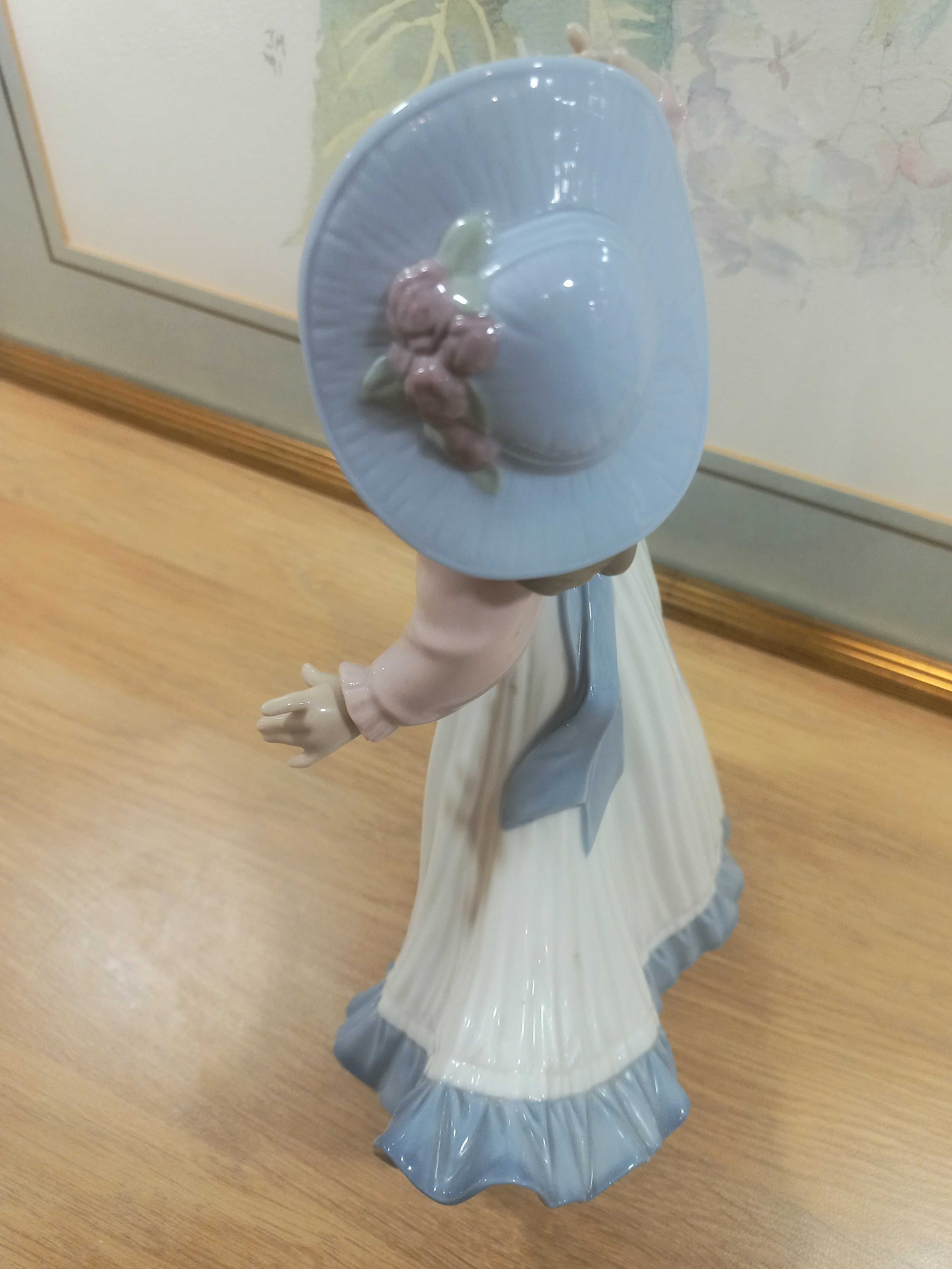 Редкая фарфоровая статуэтка NAO Lladro в идеальном состоянии.