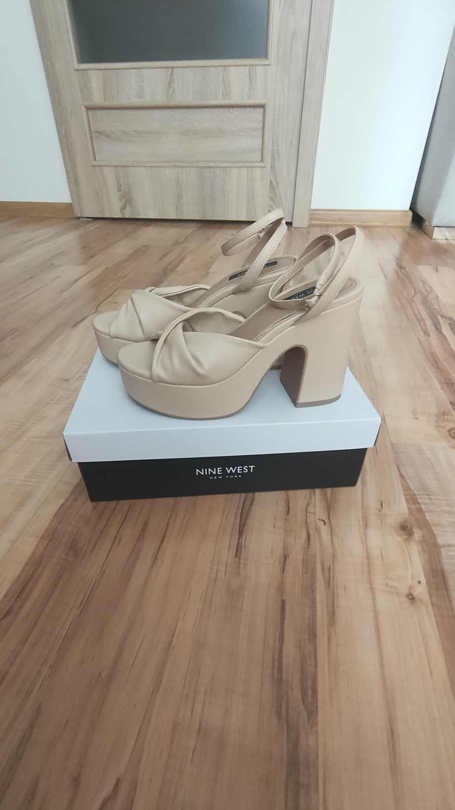 Nine West, buty na koturnie, sandały damskie