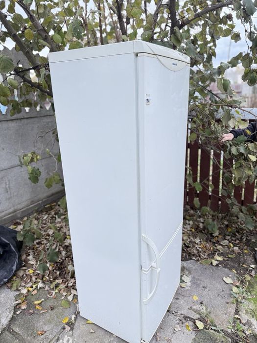 Холодильник snaige