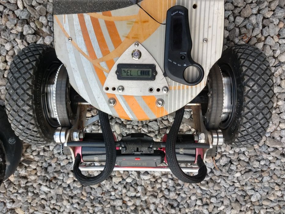 Terenowa deskorolka elektryczna, mountainboard.