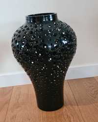 Plastikowy czarny wazon