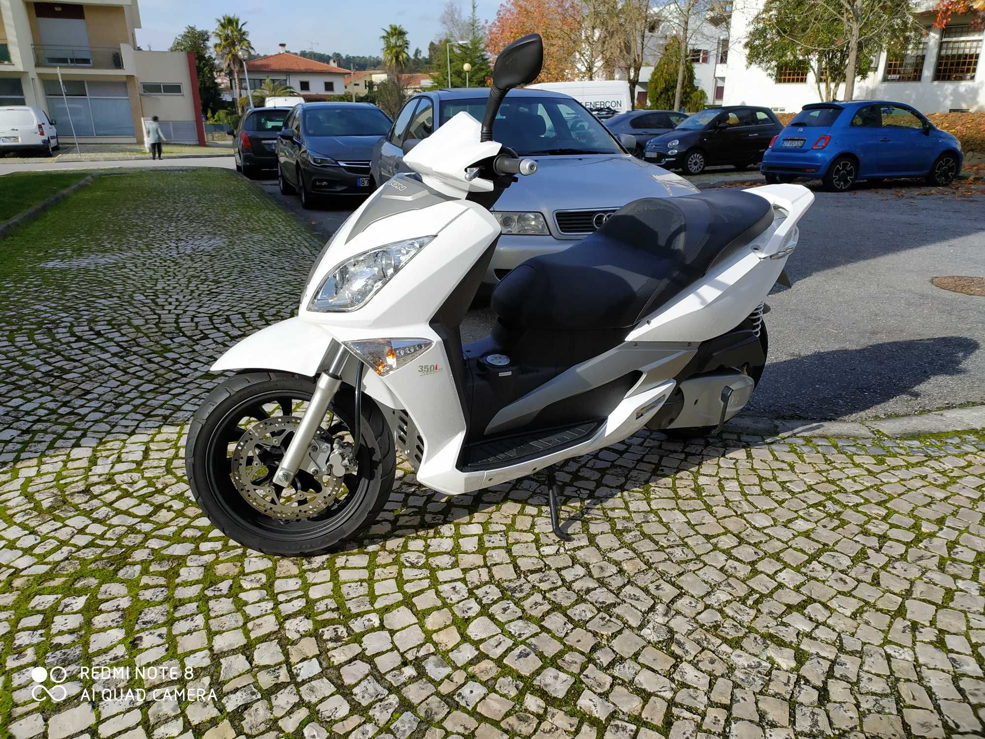 Scooter Aeon urban 350i com poucos klm