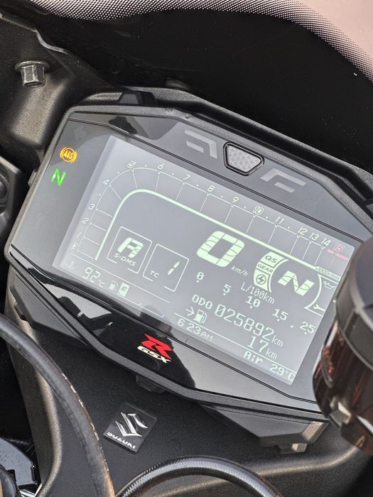 SUZUKI GSXR1000RA ABS - Full Extras!