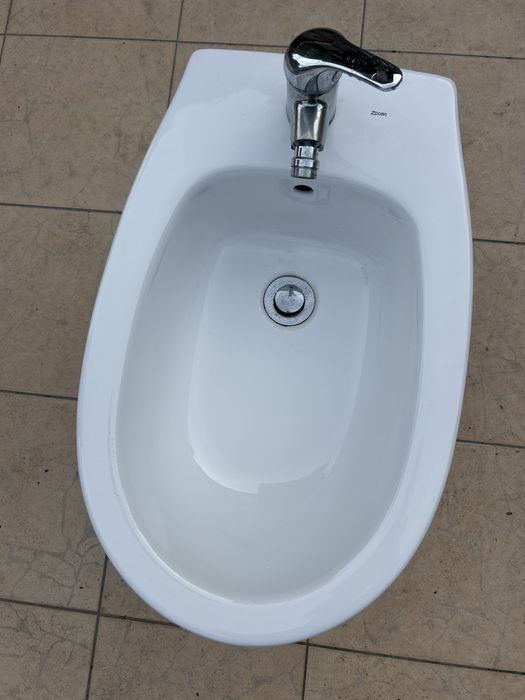 Bidé Roxy com Torneiras