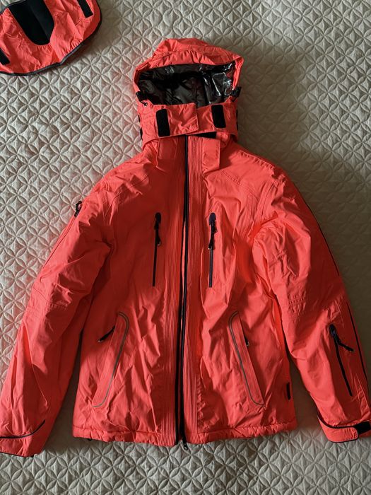 Продаю жіночу гірськолижну куртку Snow Headquarter