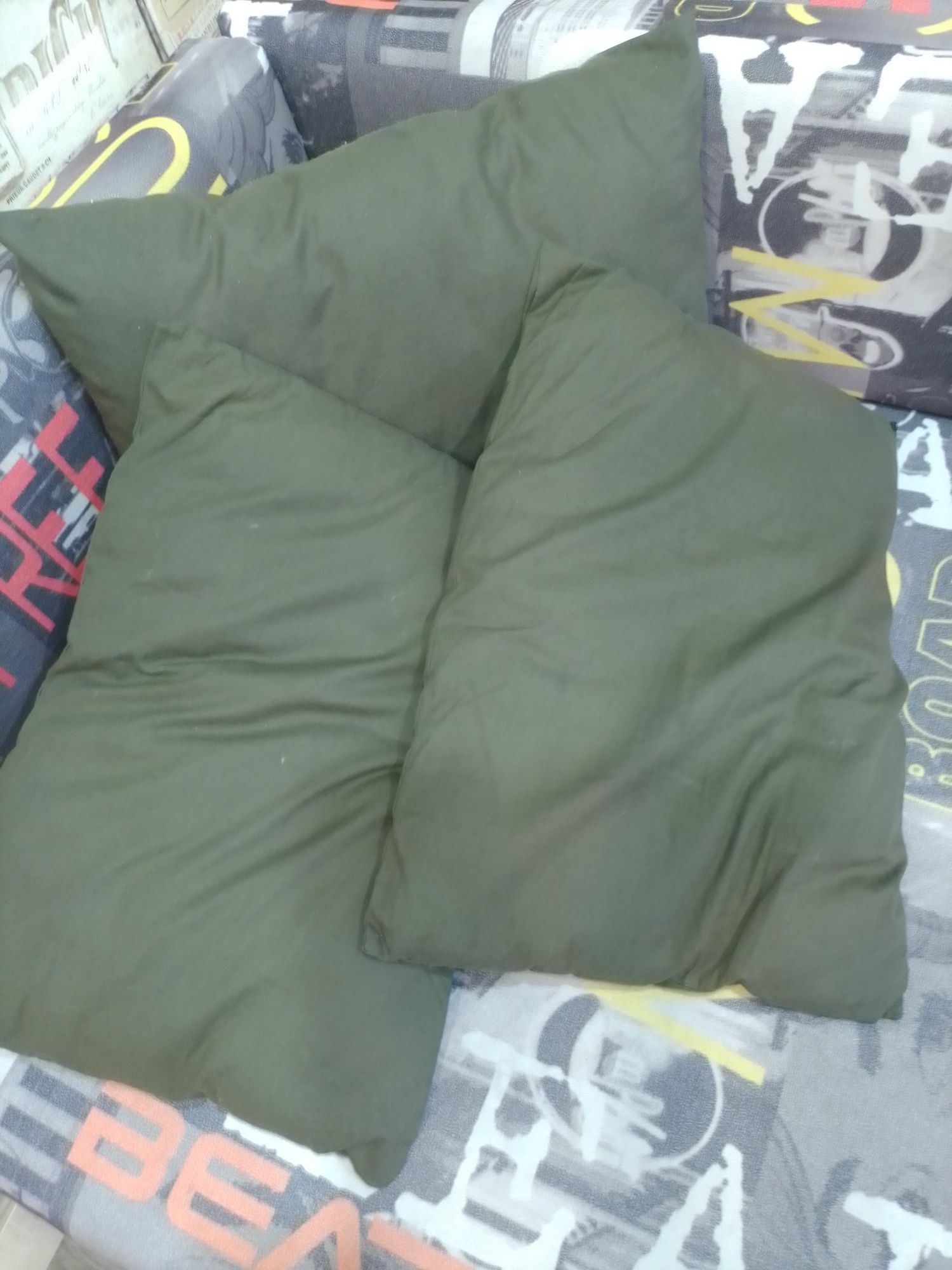 Подушки 50*37 цвет хаки(новые),промах с размерами
