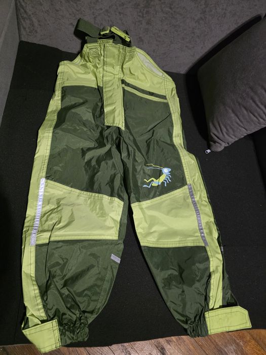 Spodnie przeciwdeszczowe na szelkach ogrodniczki 116