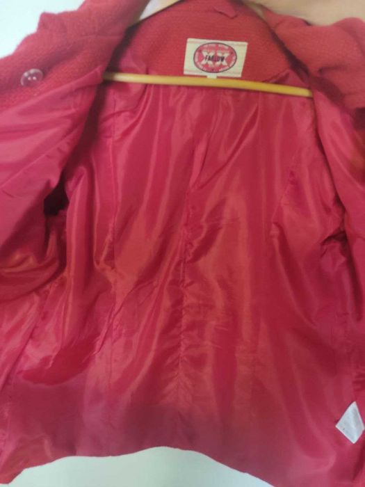 Sobretudo curto vermelho